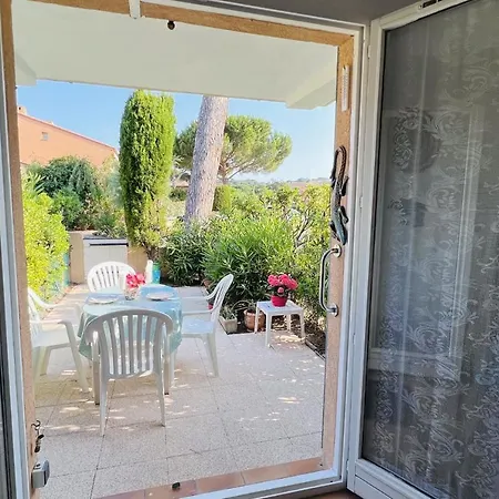 2 Min Walk From The Sainte-Maxime
